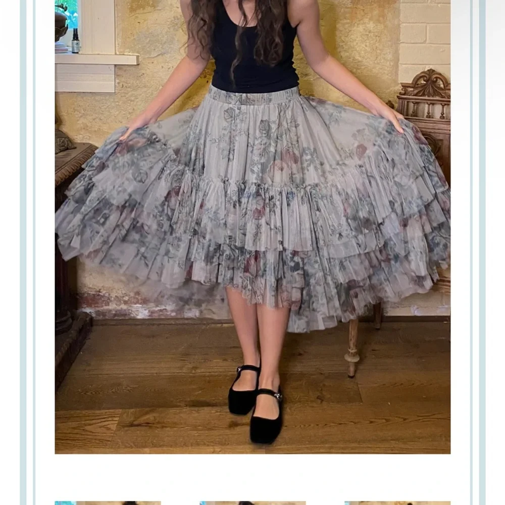 A fun flirty triple ballerina style skirt - Picture 5 of 7